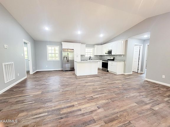 4th image of 132 Barrett Ln