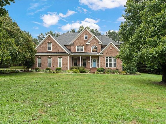 2nd image of 4704 Laurel Oaks Dr