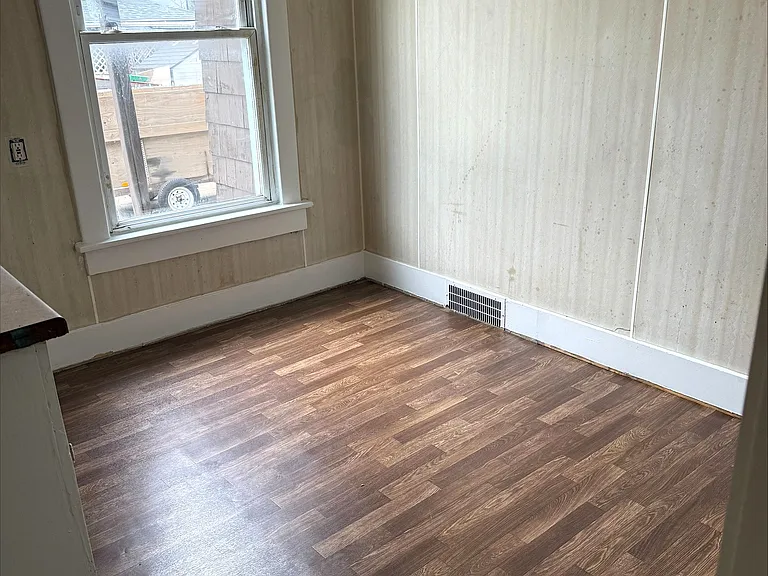 911 Camden Ave SW #2 — Photo 2