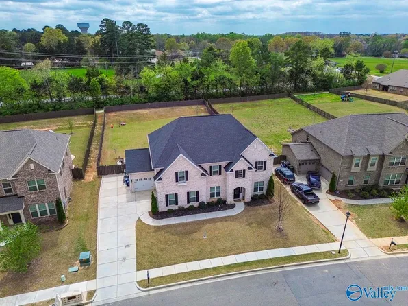 131 Secretariat Pl, Madison, AL 35756