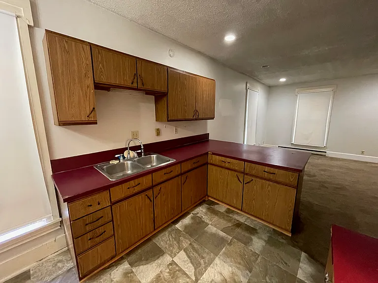 504 W Main St #B — Photo 4