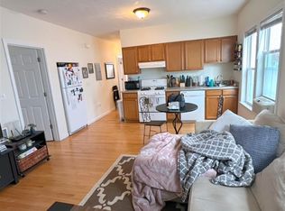 389 Columbia St #3, Cambridge, MA 02141