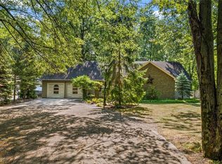 38945 E River Rd, Elyria, OH 44035