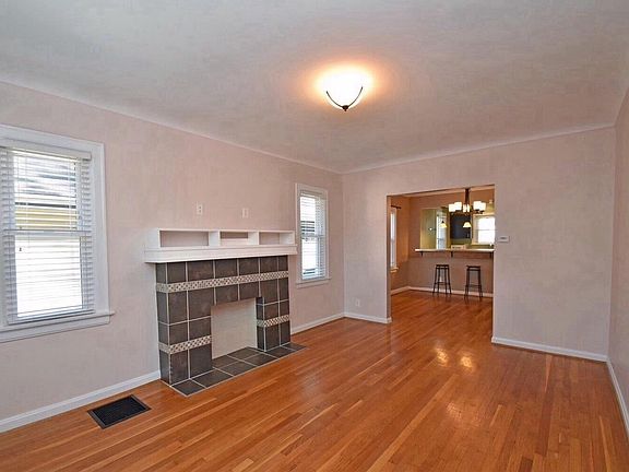 4th image of 6816 Hurd Ave