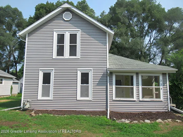 228 W Pearl St, Ovid, MI 48866