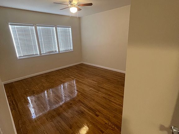 3rd image of 223 Kensington Way #223
