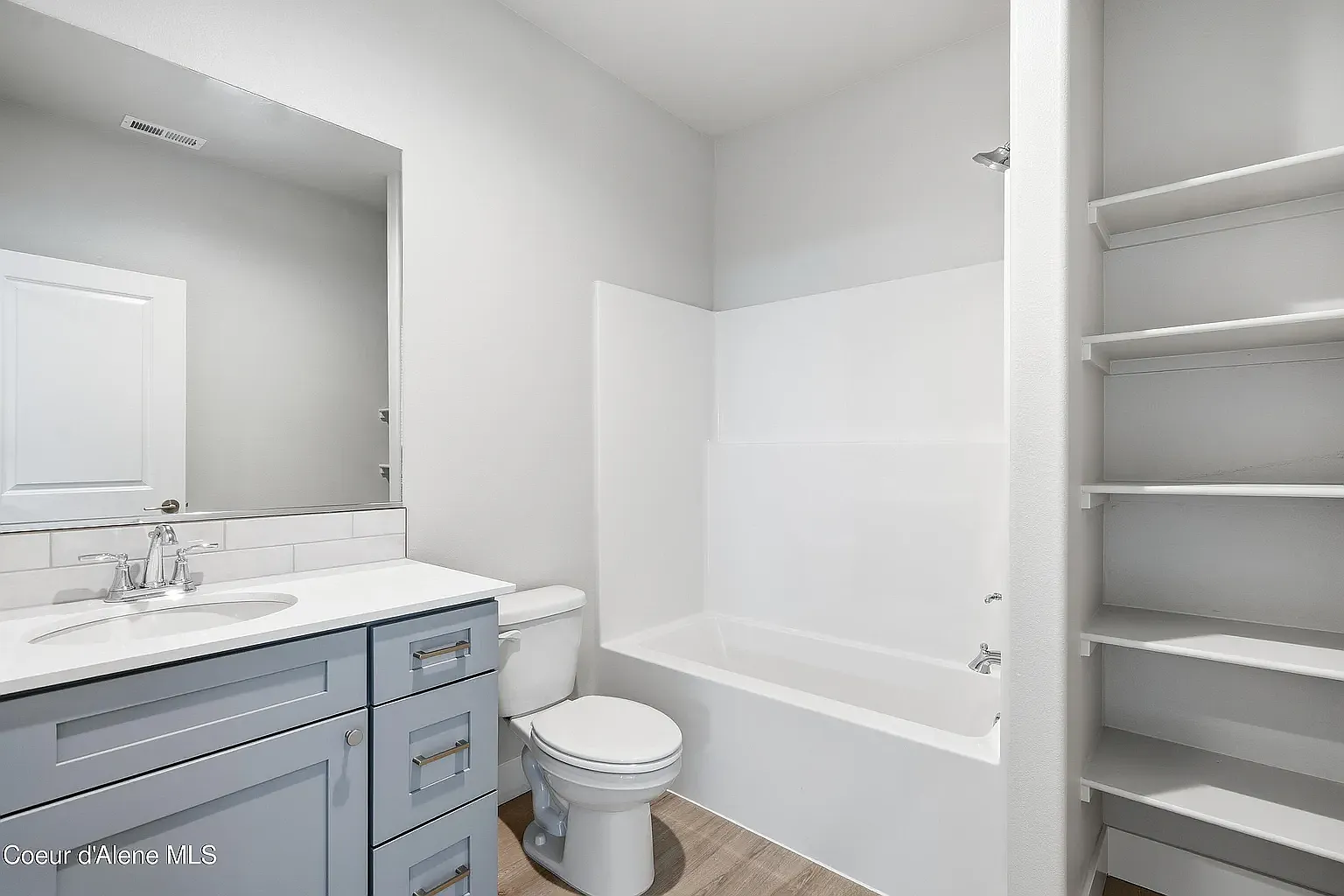 3 bed, 2.5 bath, 1581 sqft, $2,275 — Photo 2