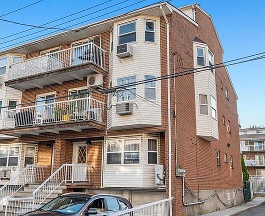 3rd image of 15 Cove Ln #3C