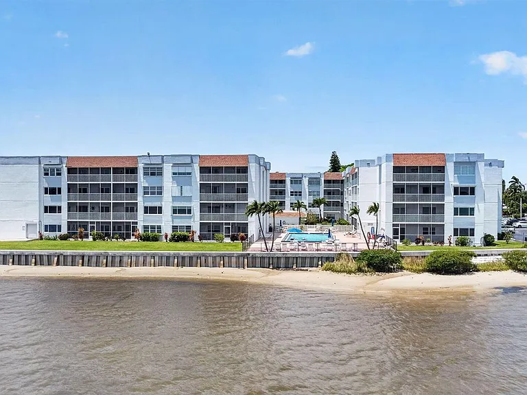1502 S Lakeside Dr #214 — Photo 45