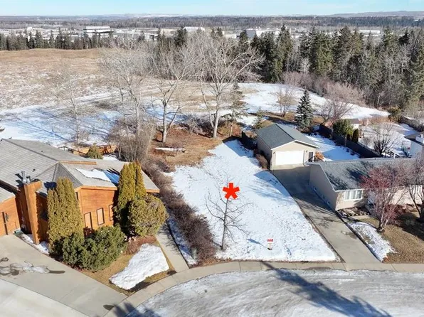 223 Piper Dr, Red Deer, AB T4P 1L5