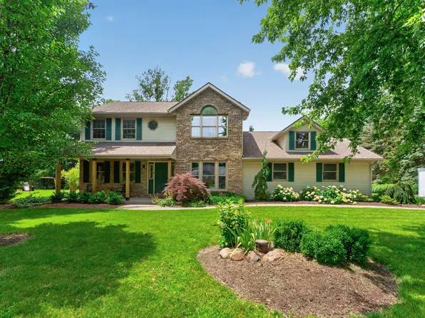 12784 Bridgeport Ln, Roscoe, IL 61073