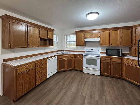 3rd image of 8959 Private Road 1058