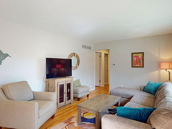 3rd image of 2315 14th Ave NW