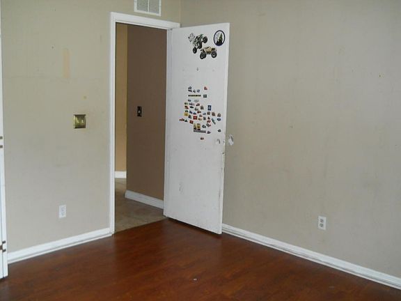 5th image of 1940 SE 57th Ave