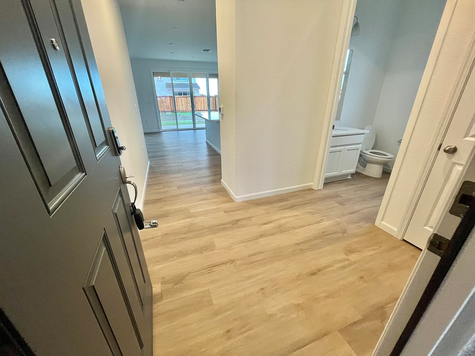 4 bed, 1870 sqft, $2,999 — Photo 4