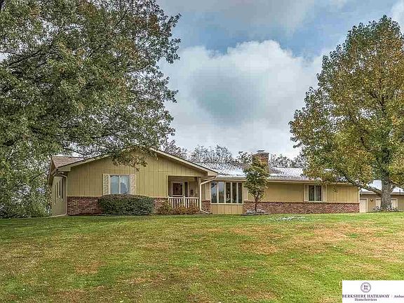 4th image of 3010 Birchwood Dr