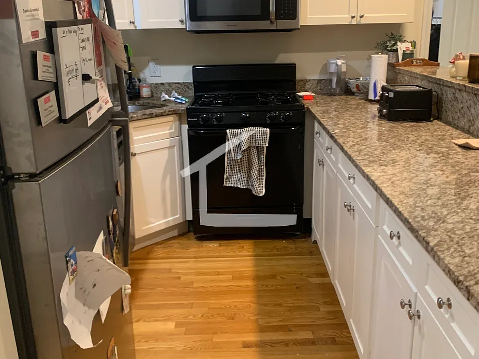 318 Saint Paul St #1