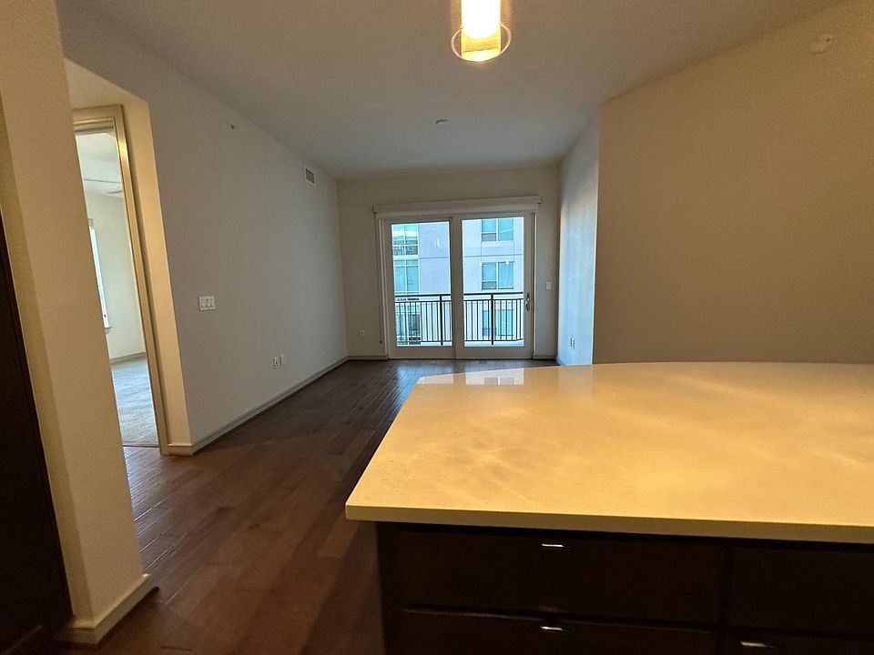 1st image of 333 S Monroe St #426