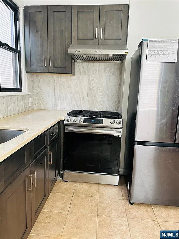 3 bed, 1.0 bath, $2,875 — Photo 3