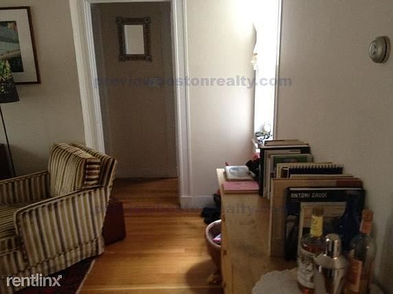 2nd image of 32 Ransom Rd #2JB
