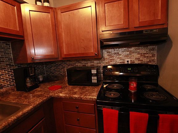 3rd image of 105 N Kendall Ave APT 2N
