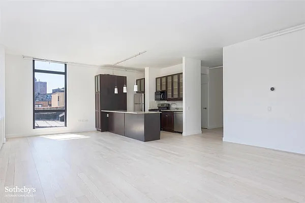 Rented by Sotheby's International Realty | media 14