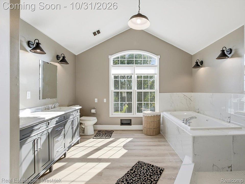 850 Townsend Dr, photo 25
