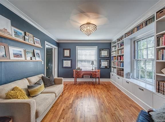 5th image of 308 W 5th Ave