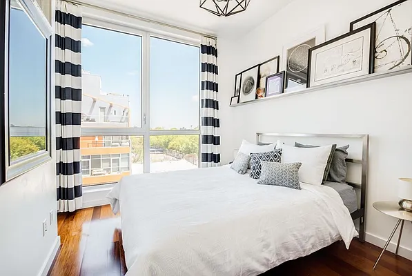 Rented by R New York | media 16