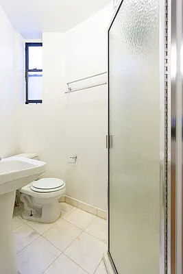 Rented by City Connections Realty | media 7