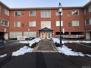 444 Chester St APT 420, Birmingham, MI