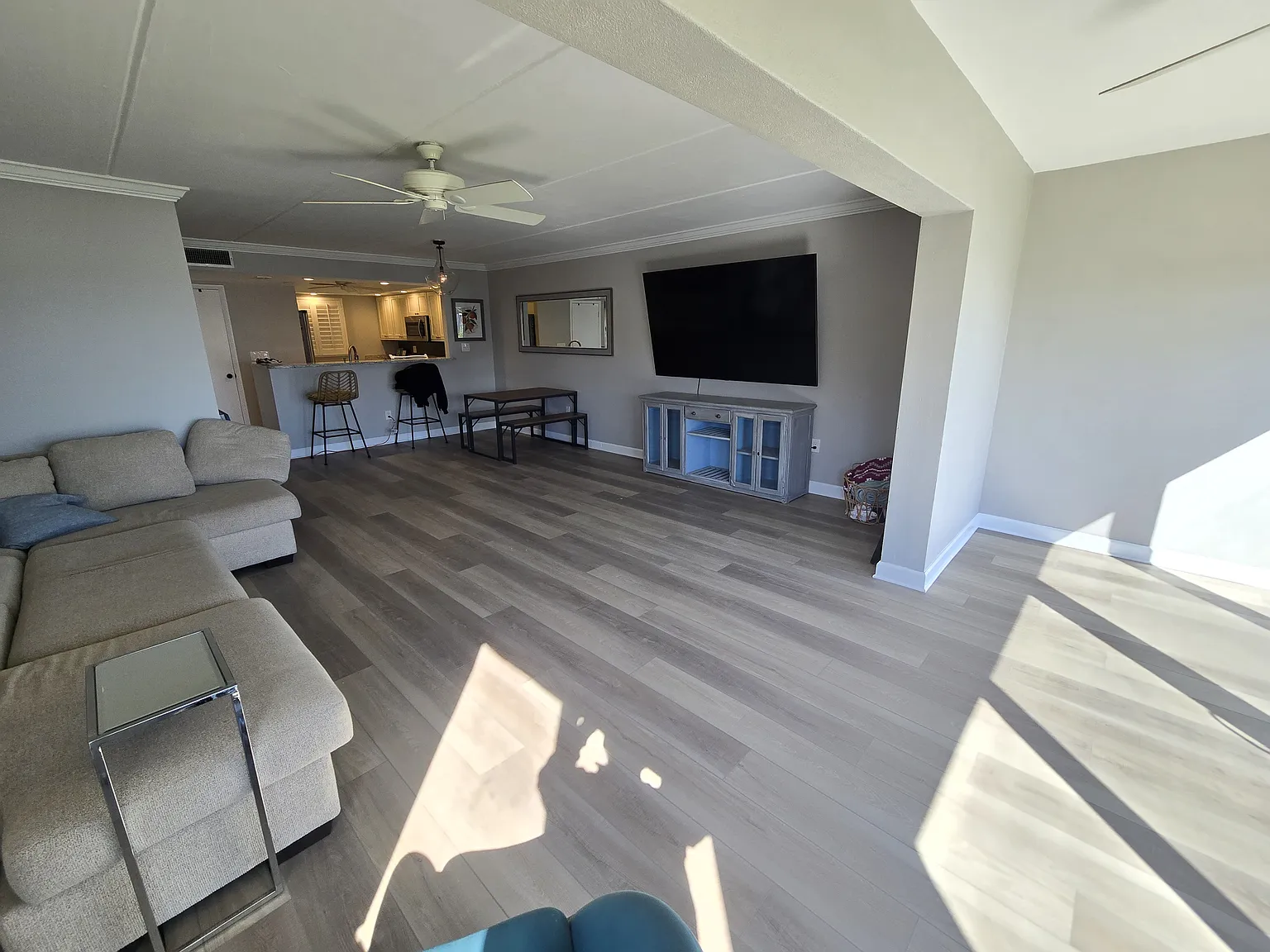 895 S Gulfview Blvd — Photo 3