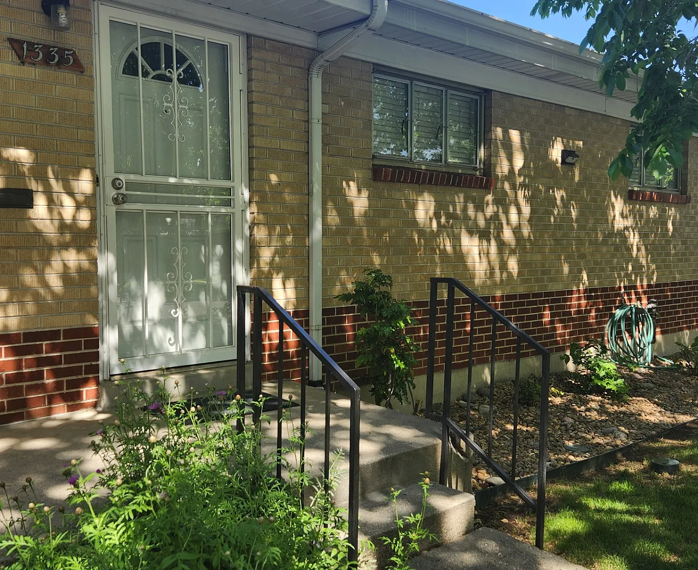5 bed, 2200 sqft, $2,850 — Photo 2