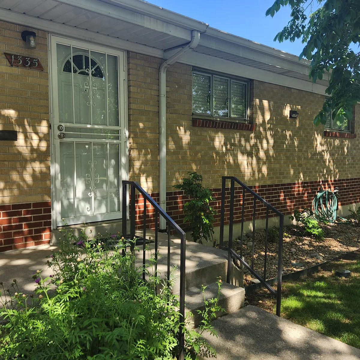 5 bedroom ranch home with fully finished basement (3 bedrooms upstairs, 2 bedrooms downstairs) - 1335 Salem St