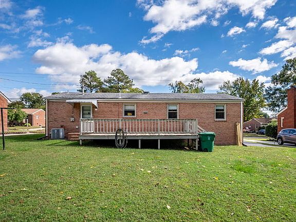 5th image of 607 Old Town Dr