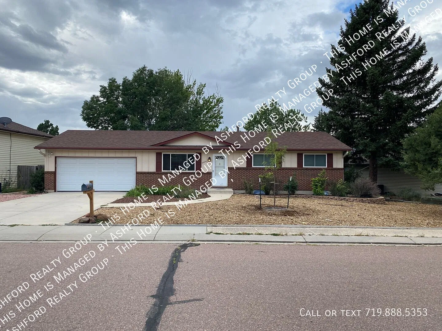 4 bed, 2.0 bath, 2106 sqft, $2,050 — Photo 1