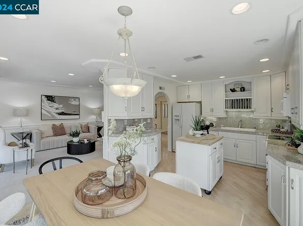 2772 Tice Creek Dr APT 1, Walnut Creek, CA 94595