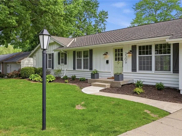 2309 W 104th St, Leawood, KS 66206
