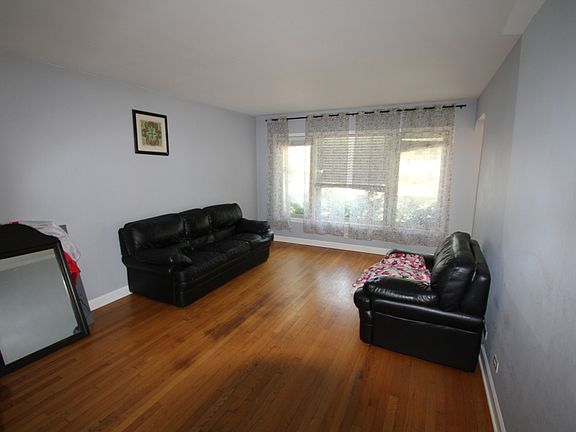 3rd image of 5037 N Ridgewood Ave
