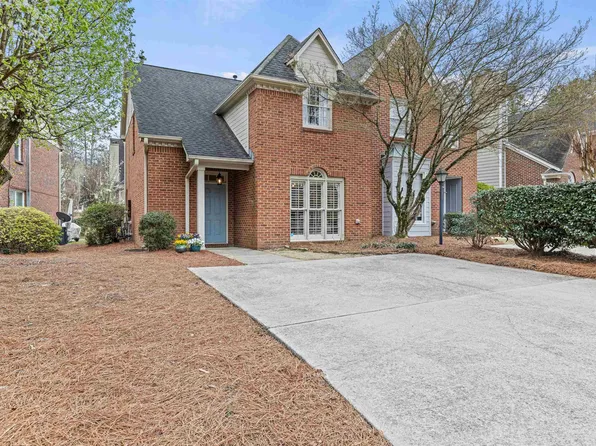 2040 Stone Brook Dr, Hoover, AL 35242