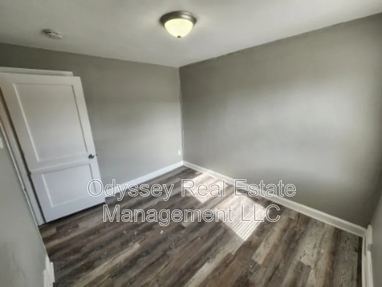 202 W Spencer Ave — Photo 16