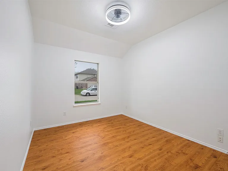 1001 Campbell Dr — Photo 11