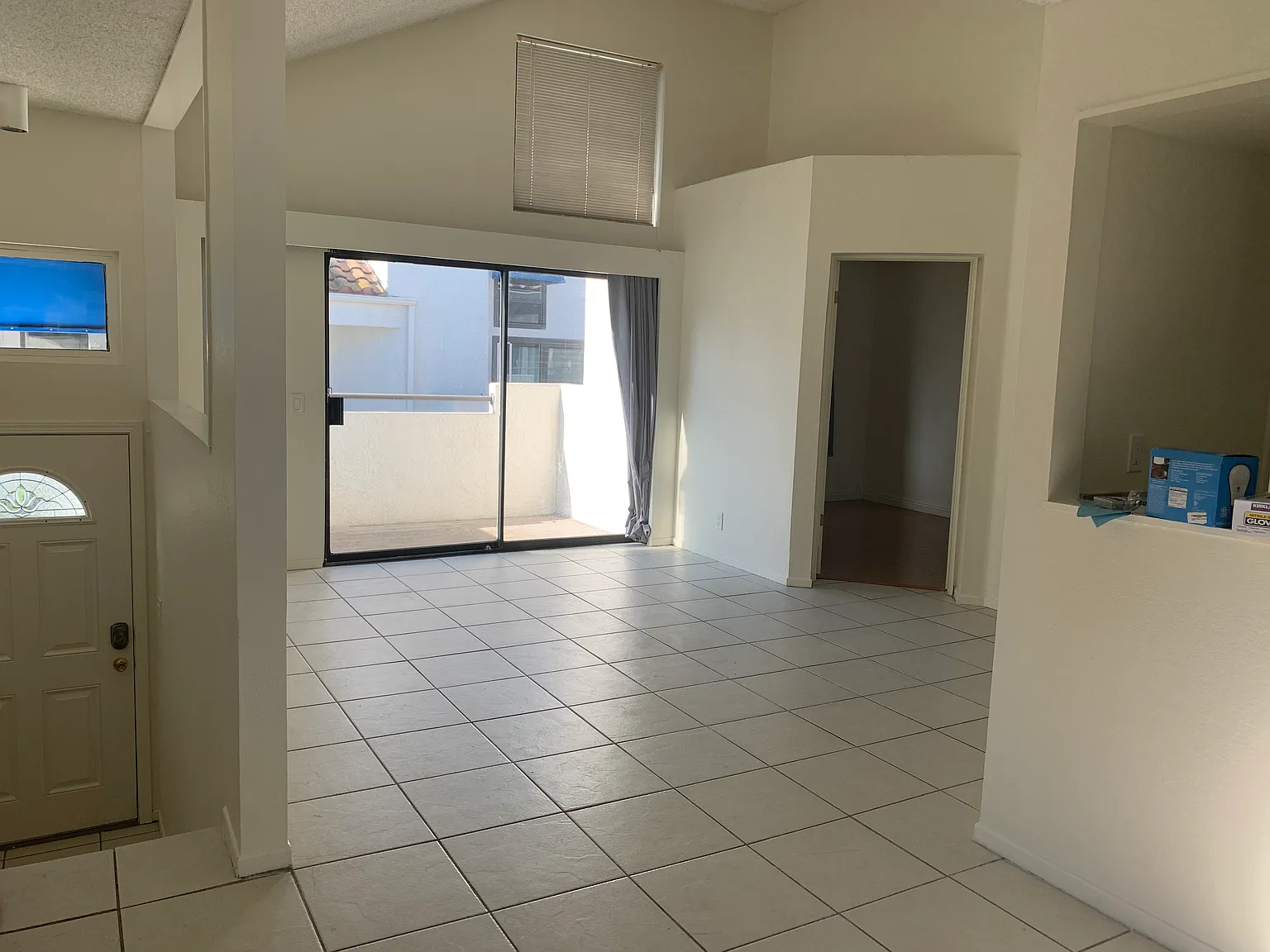 2 bed, 861 sqft, $2,400 — Photo 1