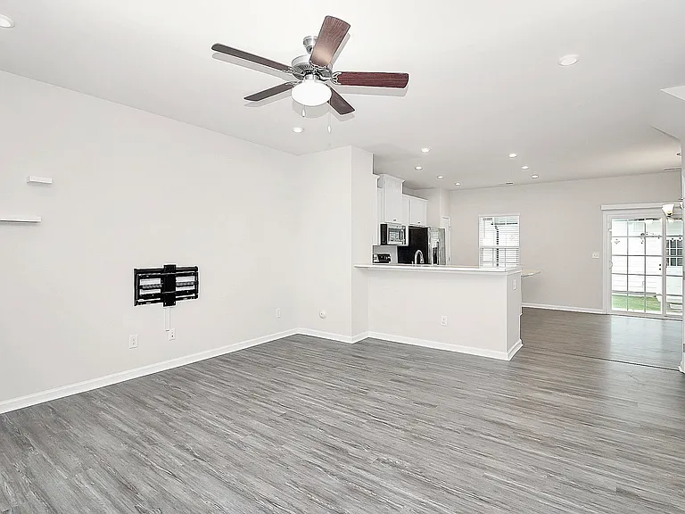 5004 Patton Dr — Photo 3