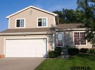 517 Wolfs St, Elkhorn, NE 68022