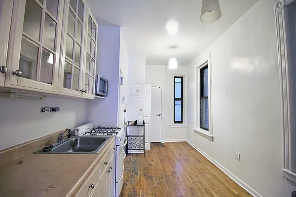 Rented by Julianna Realty Corp | media 17