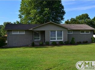 2112 Memorial Dr, Clarksville, TN 37043