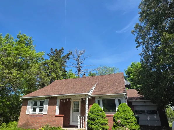 6910 Buckley Rd, North Syracuse, NY 13212