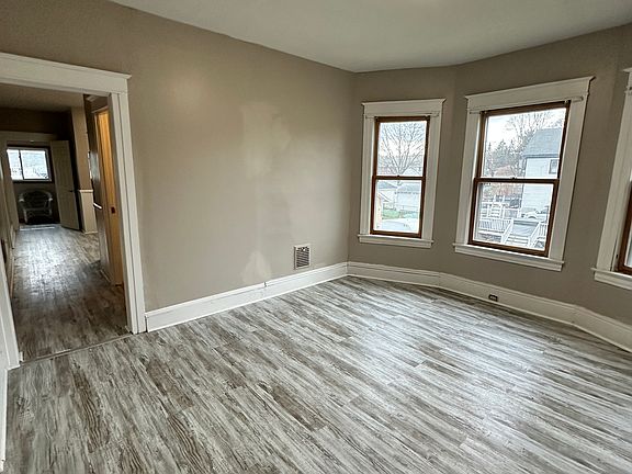 5th image of 612 7th St Unit 2