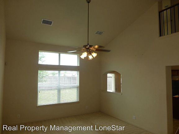 4th image of 2224 Nestlewood Dr